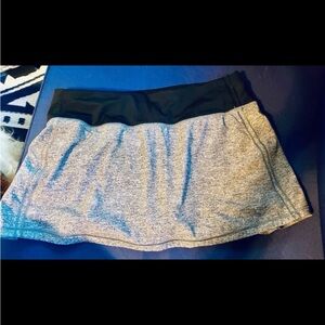 Lululemon Athletica Black and Gray Mini Skirt